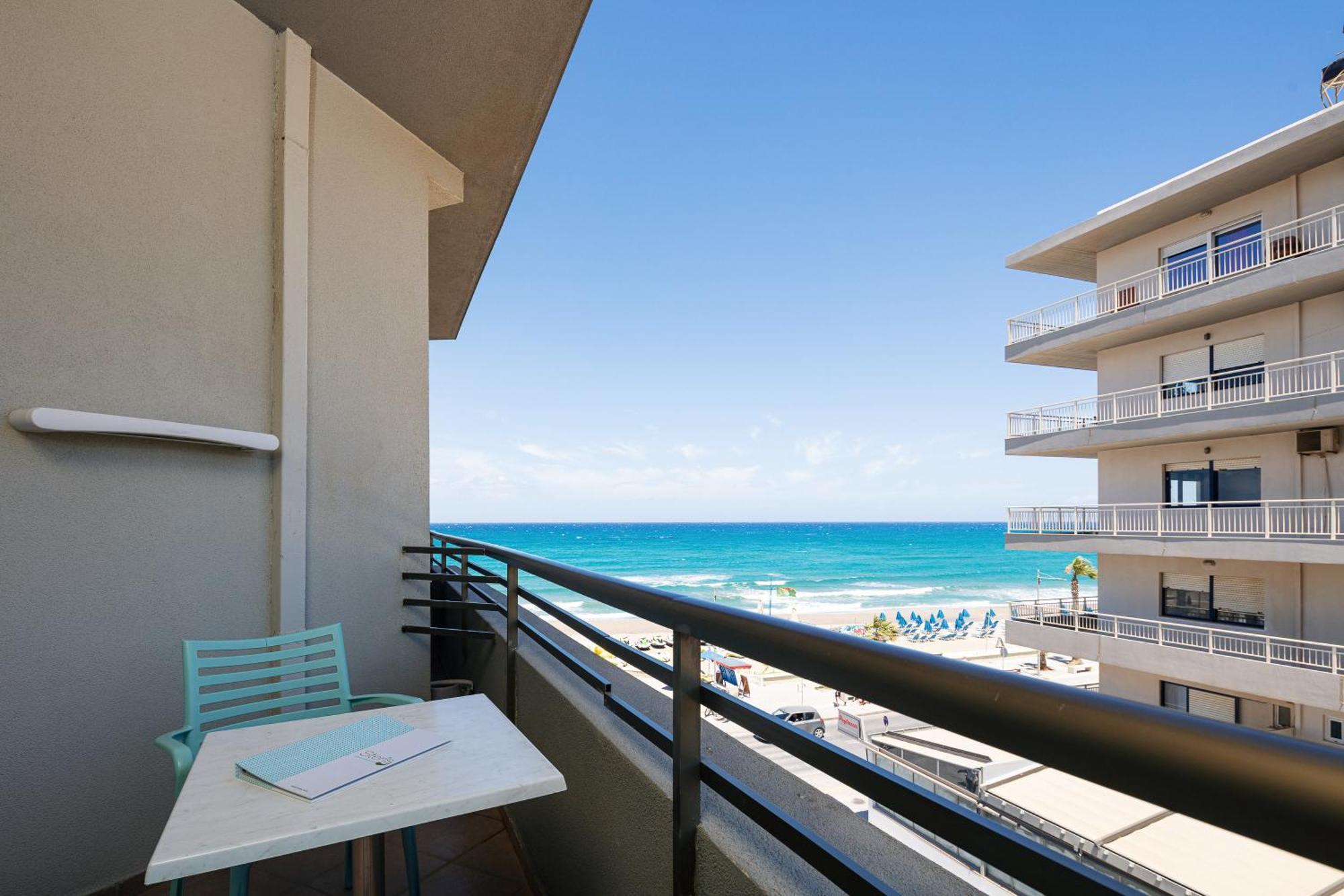 Steris Elegant Beach Hotel & Apartments Rethymno  Exterior photo